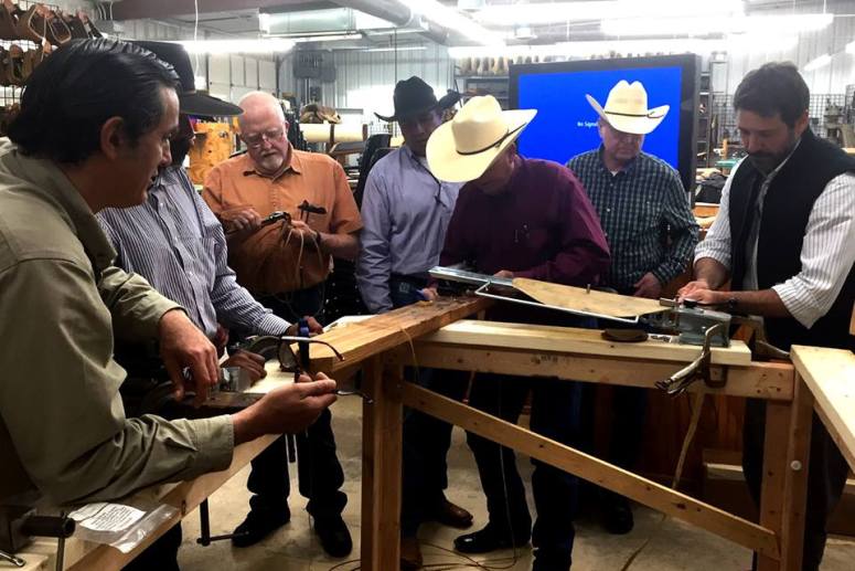 Cutting string from a round by Enrique